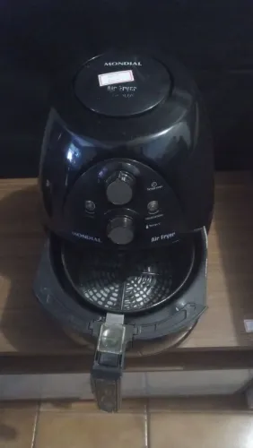 Air Fryer Mondial - Prática e Fácil de Usar 220v só pegar e usar tenho outros móveis 