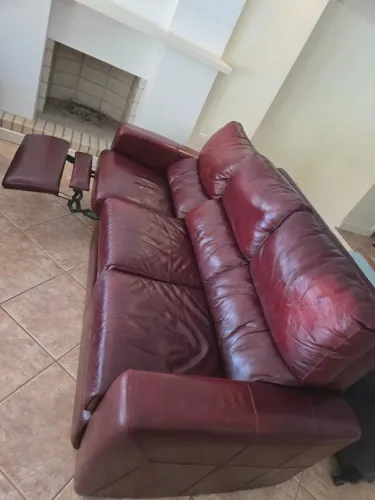Conjunto de Sofás Reclináveis Herval em Couro (2 e 3 Lugares) - Impecável
