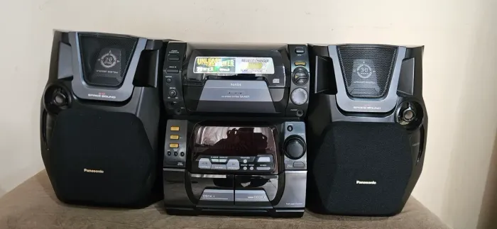 Mini sistem Panasonic 50 cds leia a descrição 