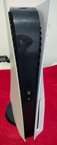 Playstation 5 FAT + 2 Controles Dual Sense + 1 jogo mídia física.