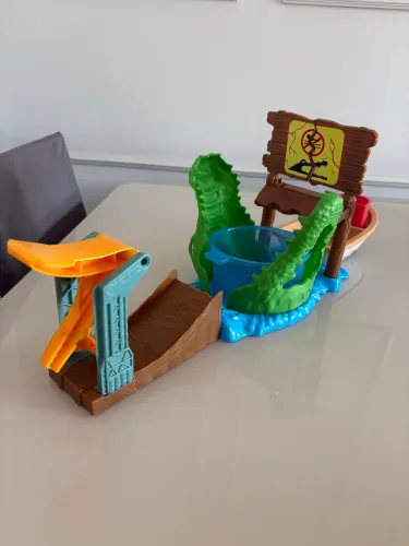 Pista hotwheels monster truck