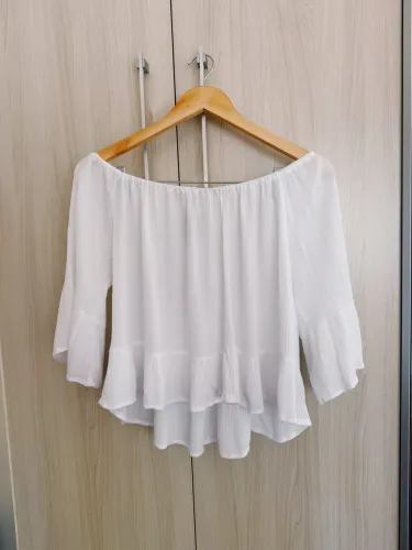 Blusa ombro a ombro crop 