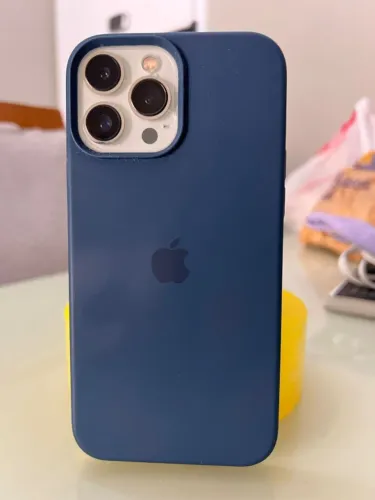 IPhone 13 Pro Max 128gb Branco Silver seminovo peq detalhe estético