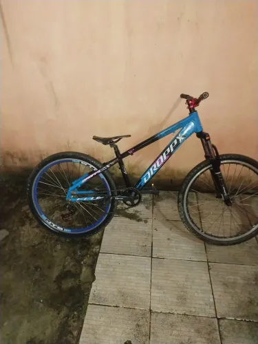 Bike freeride downhill pump track 