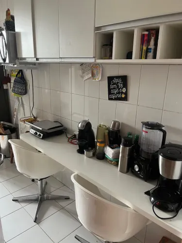 Mesa branca suspensa 45cmx180cm