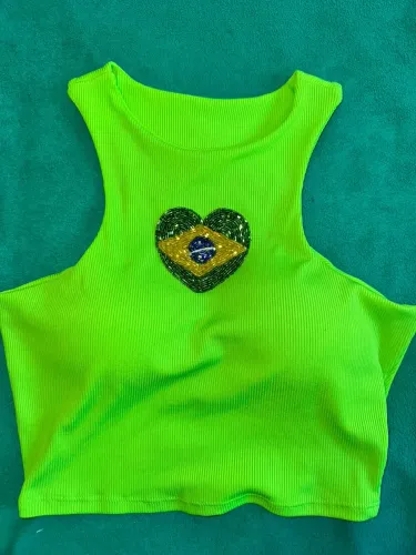 Vendo Blusa Cropped com Bordado do Brasil em Pedraria - Tamanho M