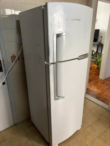 Geladeira Brastemp Frost Free 354L - R$ 999