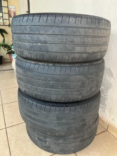 Vendo 4 pneus 205/50 R17 Pirelli Cinturato P7