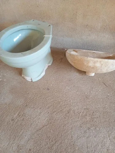 Vaso e pia de cerâmica 