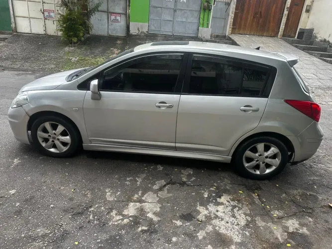 Nissan Tiida SL 1.8/1.8 Flex 16V Aut. 2013
