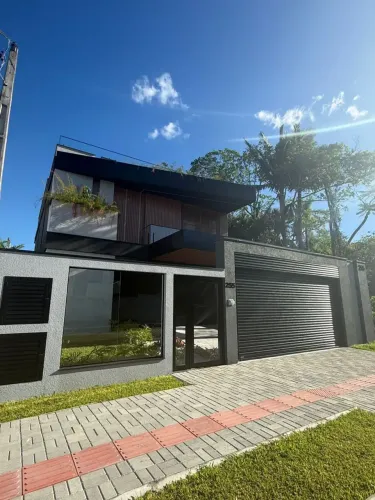 Casa pronta à venda no Estaleiro Balneário Camboriú SC