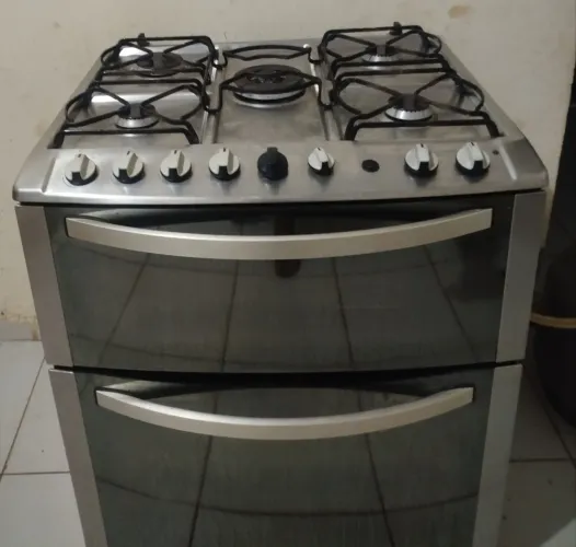 Vendo fogão Electrolux 5 bocas elétrico 2 fornos
