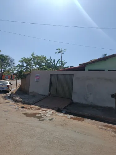 Casa bem localizada