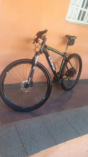 Uma Oggi big Wheel aro 29 peças todas originais só falta trocar a coroa maior por tá gasta