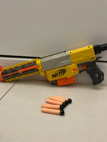 Arma Nerf N-Strike Recon CS-6 dart blaster