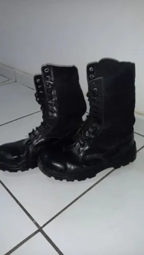 Coturno preto 50 reais