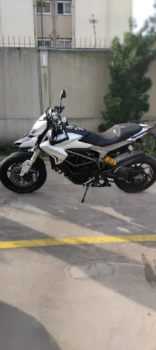 Ducati Hyperstrada 821 2014