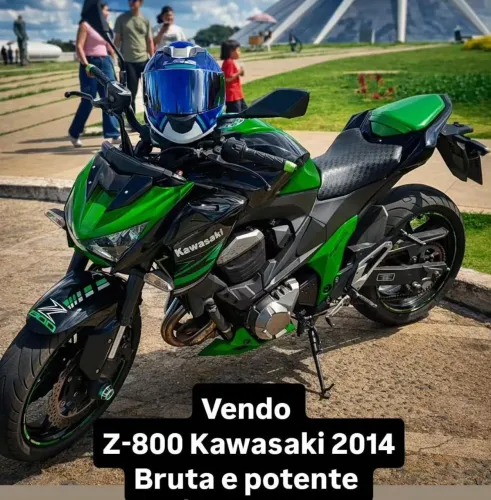 Vendo Z800 2014 - nova. Apenas 45 mil km rodados.