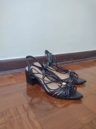 Sandália preta Arezzo