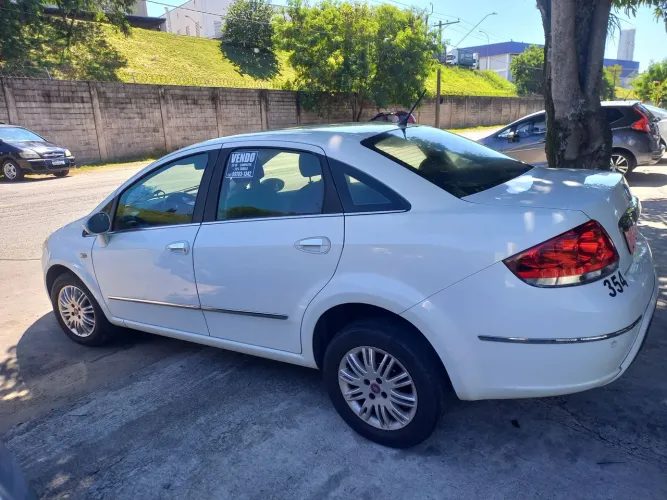 Fiat Linea Essence 1.8 Flex 16V 4P 2016