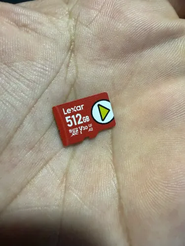 Cartão Micro SD 512GB Lexar muito novo