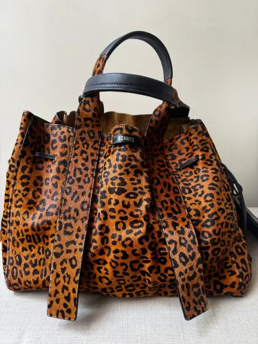 VENDO BOLSA COURO COM PÊLOS SCHUTZ