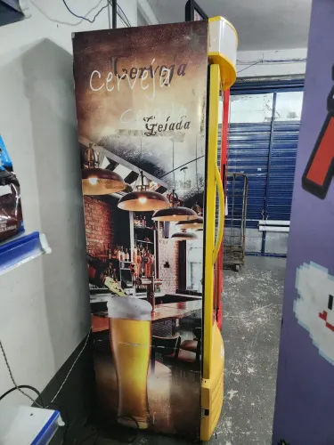 Cervejeira Metalfrio 220V - Excelente Estado.