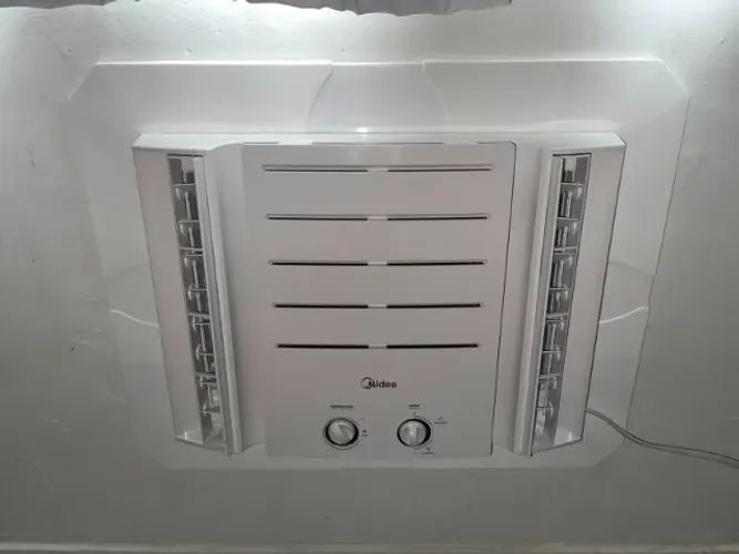 AR CONDICIONADO DE JANELA SPRINGER MIDEA MECANICO FRIO 10.000 BTUS BRANCO 220V