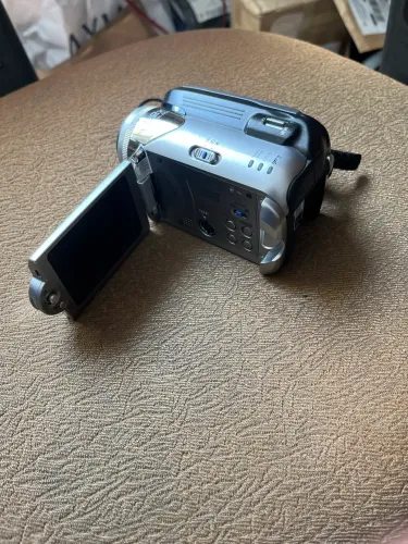 Filmadora JVC com defeito gz-mg21u