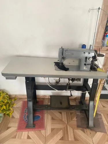 Máquina D21 reta e zigue-zague