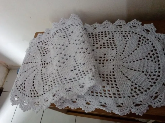 Trilho de mesa de crochê 