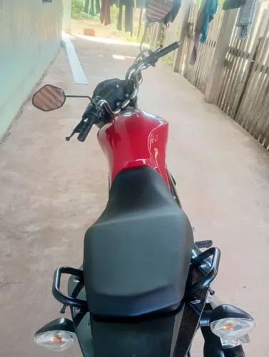 Moto em perfeito estado, toda revisada.