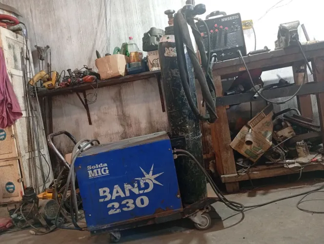 Máquina de solda Mig e TIG 