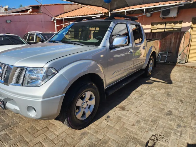 Nissan Frontier LE CD 4X4 2.5 TB Diesel Aut. 2010