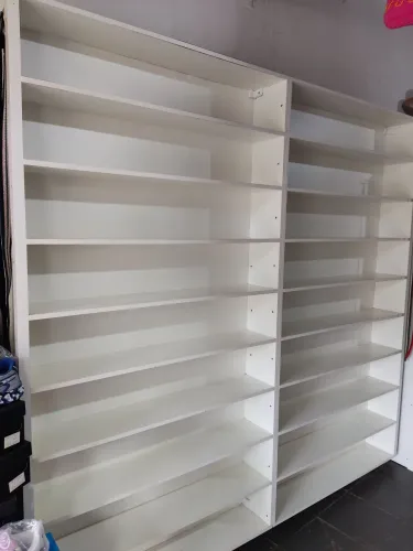 Vendo por motivo de viagem,essa parteleira de  2,00de altura por 1,07 de largura cada uma 