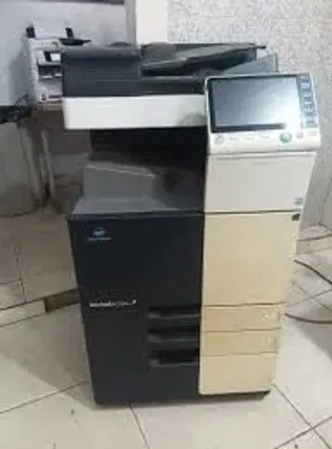 Copiadora Konica Minolta bizhub 284 para retirada de peças
