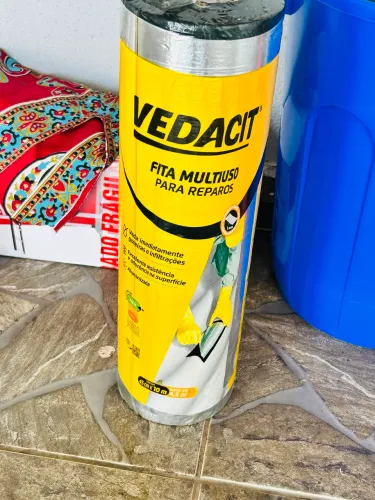 R$ :150 Vedacit fita asfáltica