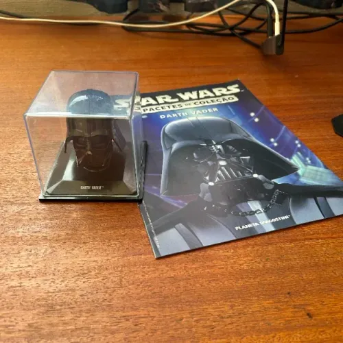 Miniatura Capacete Darth Vader Star Wars Planeta DeAgostini Com Fasciculo