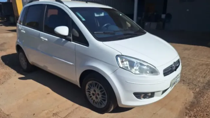 Fiat Idea Attractive 1.4 Fire Flex 8V 5P 2013