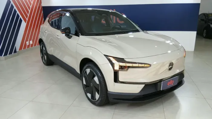 Volvo EX30 E40 Core (elétrico) 2026
