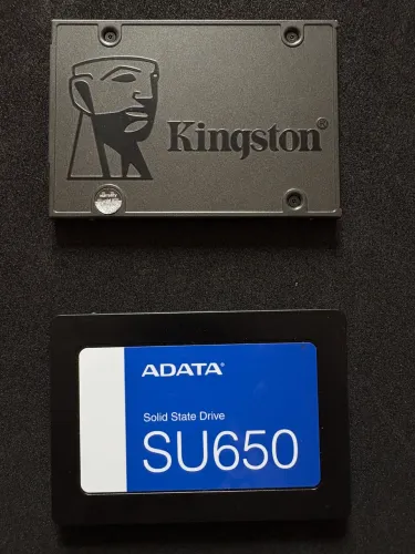 2 SSDs 240GB Kingston + ADATA SATA - Funcionando Perfeitamente