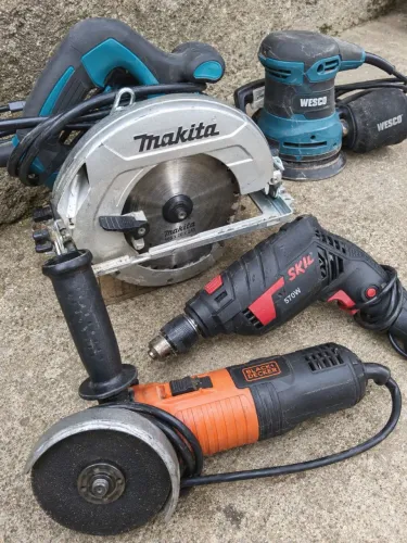 5 Ferramentas Serra 1600 Makita, Lixadeiras Wesco e Black+Decker e Furadeira Parafusadeira