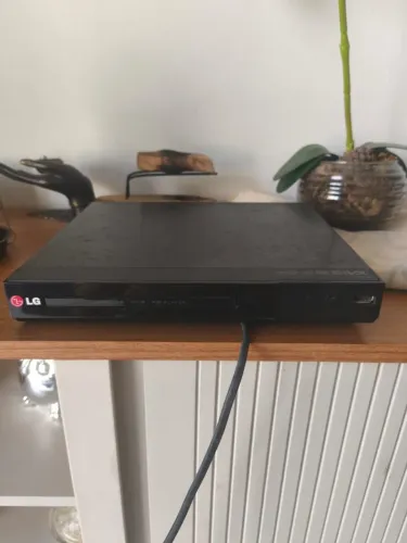 DVD Player LG DP132 com Entrada USB - Compacto e Funcional