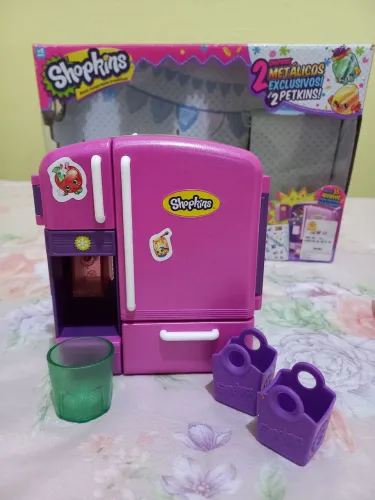 Mini geladeira metálica Shopkins 