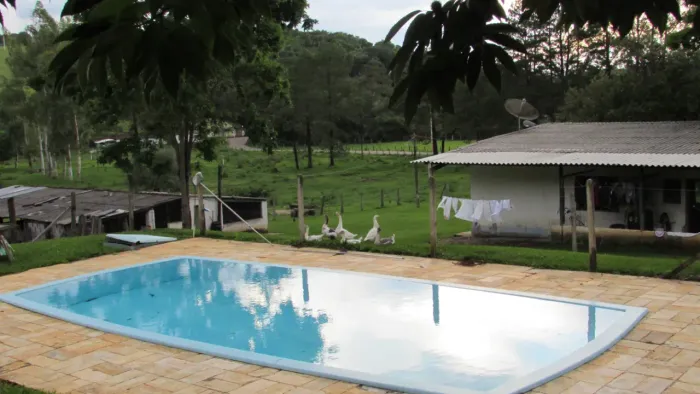 Sitio 10, hectares, casa de 5 suítes, ampla piscina, casa hóspedes, Extrema MG