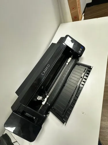 Plotter de Corte Silhouette Cameo 4 Preta - Usada / Excelente Estado