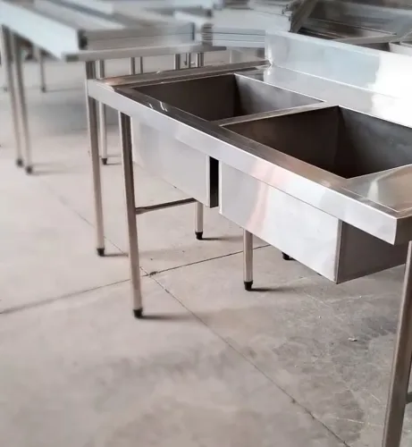 Tanques em aço inox.