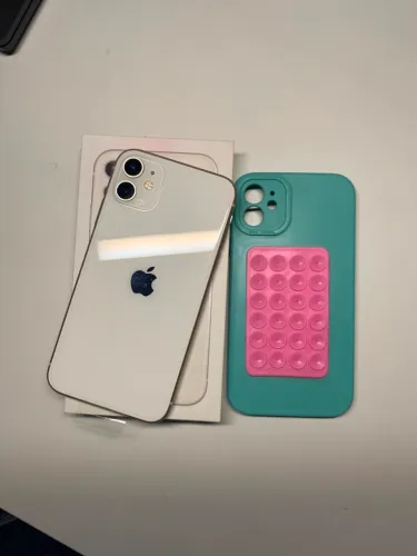 Iphone 11 impecável COM CAIXA