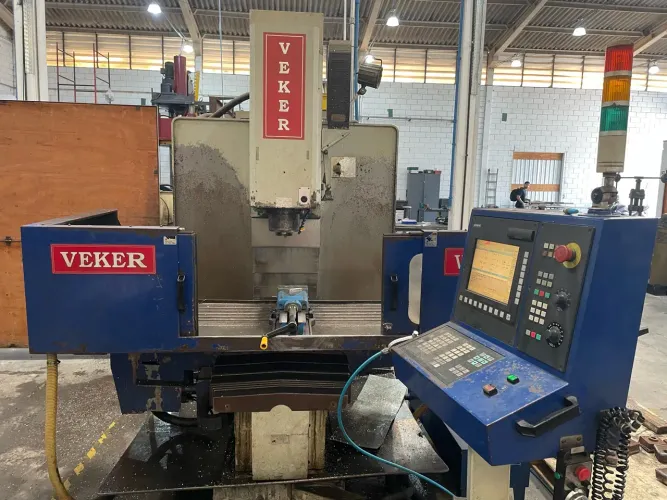 Vendo Fresadora CNC 2006 Veker VK 4400