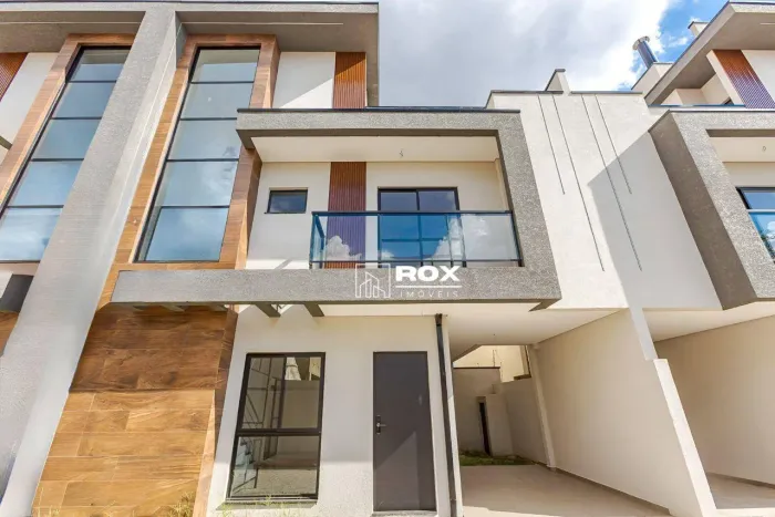Sobrado em condominio com 3 quartos à venda, 115 m² por R$ 890.000 - Novo Mundo, Curitiba/